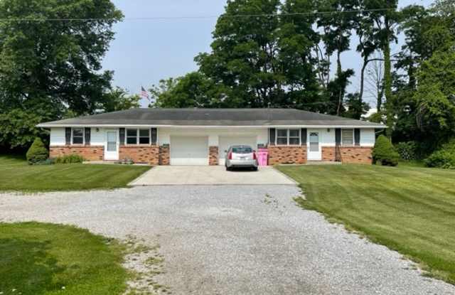 ONTARIO SCHOOLS - 2BR 1BA HALF DUPLEX! photos photos