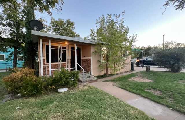 301 Ferndale Street - 301 Ferndale Street, Carlsbad, NM 88220