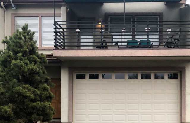 2 Bedroom + Office/Den Townhouse in Prescott Country Club - 1005 Rolling Green Road, Yavapai County, AZ 86327 2 Bedroom + Office/Den Townhouse in Prescott Country Club - 1005 Rolling Green Road, Yavapai County, AZ 86327