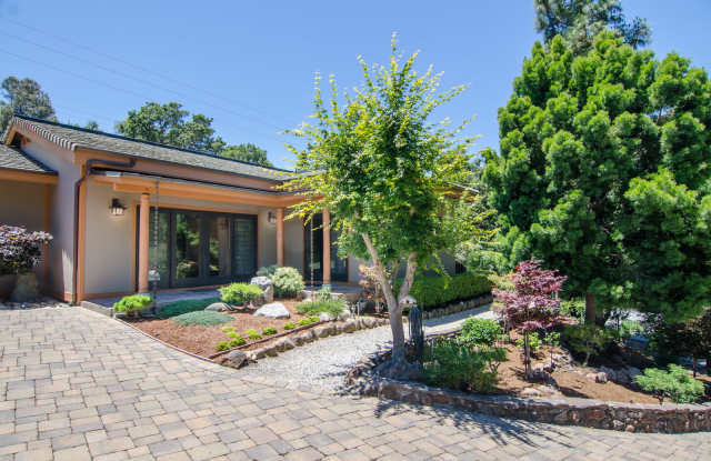 Beautifully Updated Private Guest House with Los Gatos Schools!! photos photos