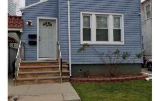 22823 Mentone Avenue Gallery 1