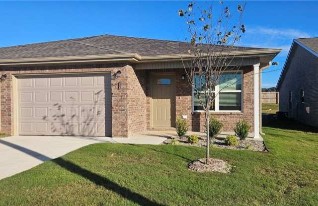 626 69th Avenue - 626 Northwest 69th Avenue, Highfill, AR 72713