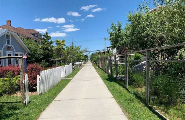 120 Bungalow Walk Gallery 3
