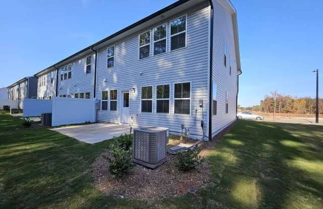 Room in 3 Bedroom Home at Seacoast Ave photos photos