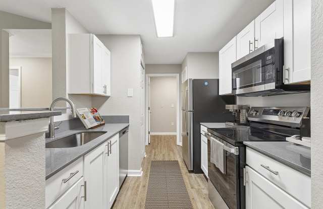 Stoneridge Farms Apartments Gallery 3
