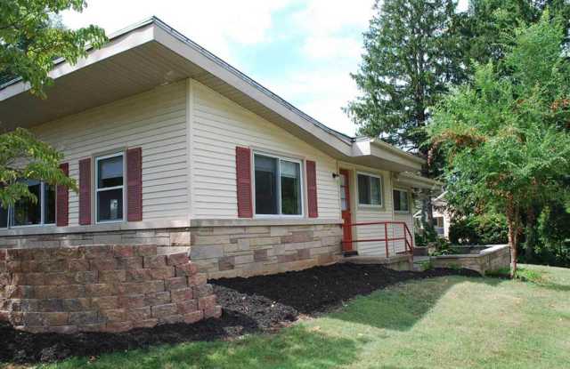 5 Bed, 2 Bath House - Haven on Hunter photos photos