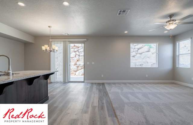 Spacious End Unit Townhome in Hurricane! photos photos