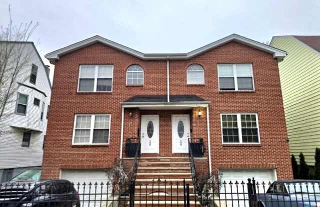 166 N 16Th St photos photos