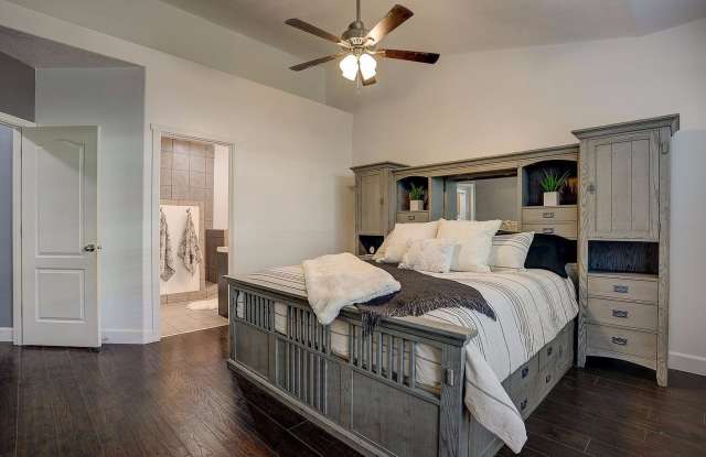 Great SW Bend Home Minutes from the Old Mill! photos photos Great SW Bend Home Minutes from the Old Mill! photos photos
