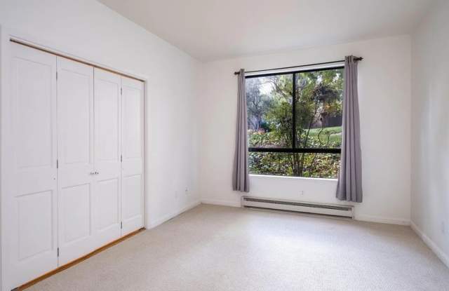 555 Seaver Dr Gallery 2