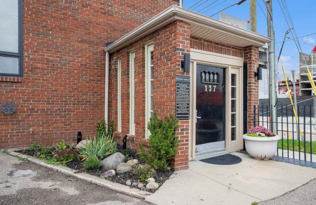 137 N Park Street - 137 North Park Street, Kalamazoo, MI 49007