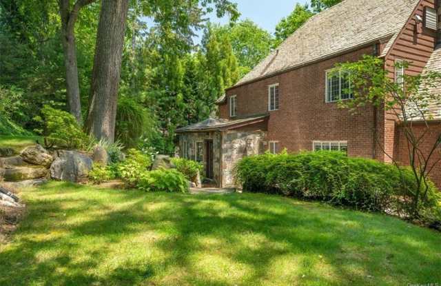 219 Fox Meadow Road Gallery 3