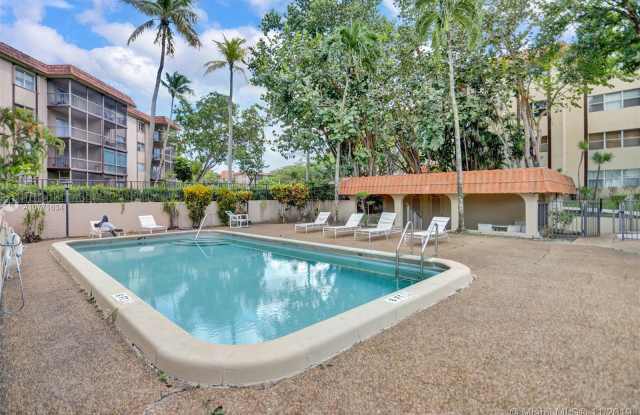 6361 N Falls Cir Dr Gallery 4