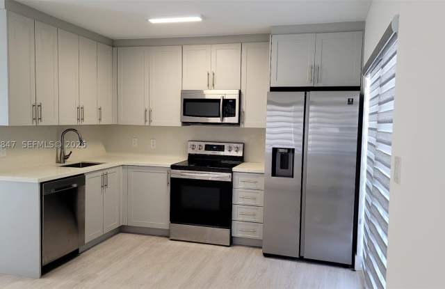 11920 SW 212 St Gallery 3