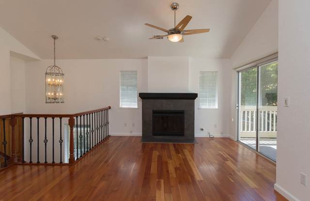 Delightful 3 Bedroom, 2 bath, Community Pool & Tennis, West Danville! Gallery 3