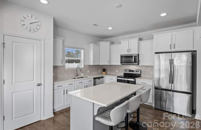 2502 Waverly Drive Gallery 2
