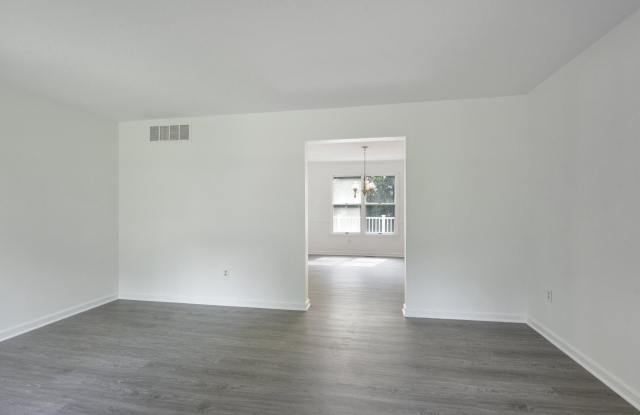 91 PREMIER Court Gallery 4