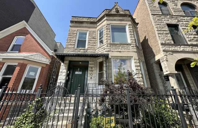 3008 W FULLERTON Avenue photos photos