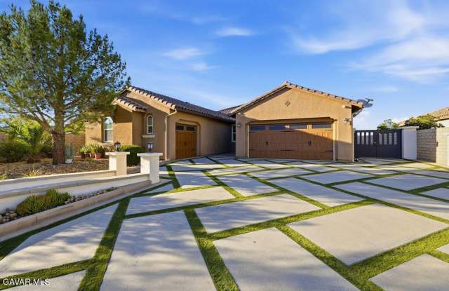 3945 Derby Circle Gallery 2