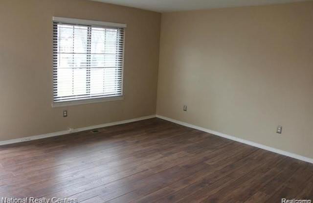 8412 HICKORY Drive Gallery 3