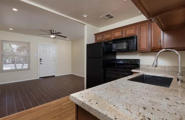 1646 East Indianola Avenue - 1 photos photos