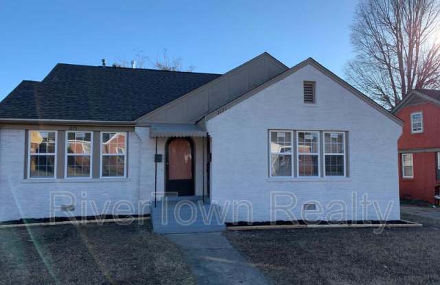2171 Albany Ave photos photos