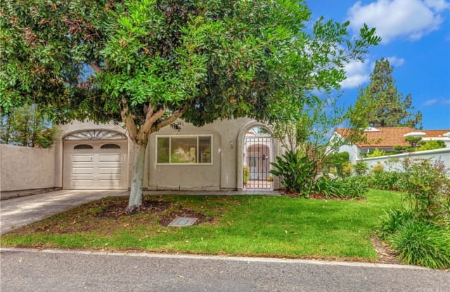 3423 Calle Azul - 3423 Calle Azul, Laguna Woods, CA 92637