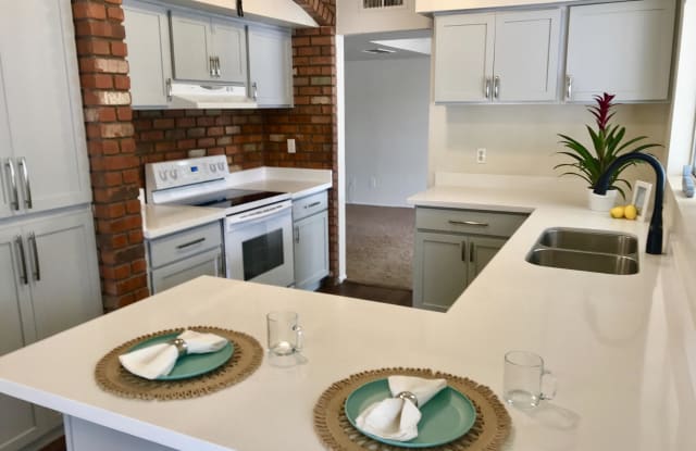 601 W CORAL GABLES Drive - 601 N Coral Gables Dr, Phoenix, AZ 85023