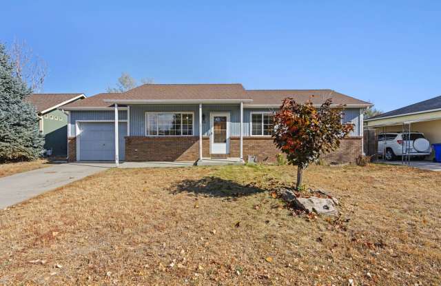 3 Bedroom, 2 bath home with large yard! - 911 Mesa Court, Windsor, CO 80550
