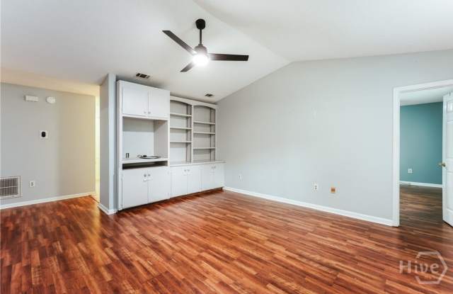 180 Oak Drive Gallery 3