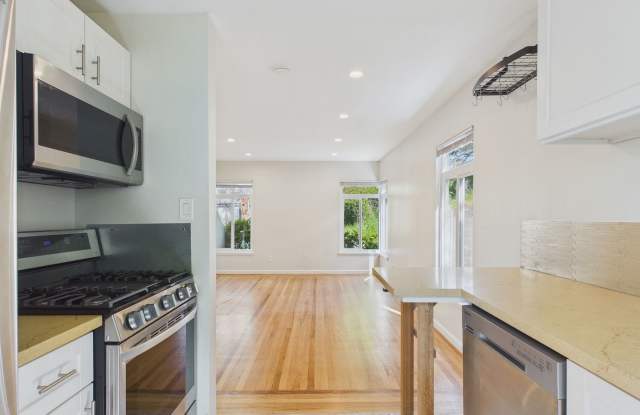 **Bright  Spacious 1BR Near UC Berkeley | Hardwood Floors + Natural Light** photos photos