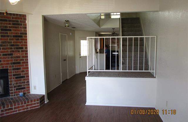902 Meadow Circle N Gallery 2