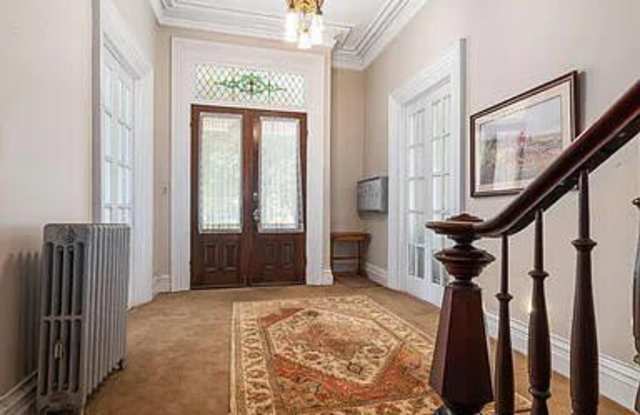 143 Caroline Street Gallery 2