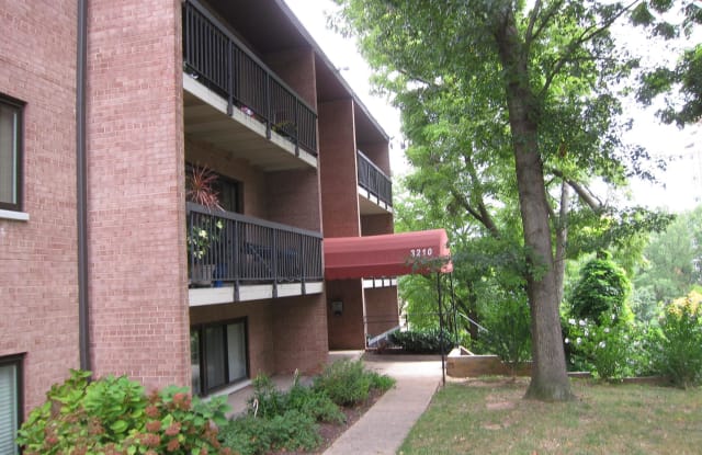 3210 S 28TH STREET S - 3210 South 28th Street, Alexandria, VA 22302