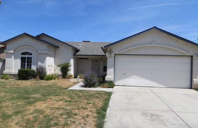Kerman Westside Home, 3+BR/2BA, Built 2002 - Lots of Amenities! photos photos