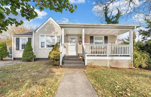 2 Bedroom/1 Bath House - 4915 Hildebrand Road Northwest, Roanoke, VA 24012