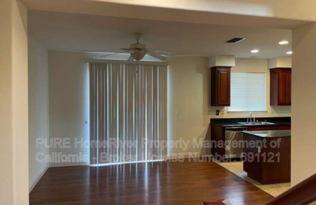 10 Serene Lake Pl Gallery 2