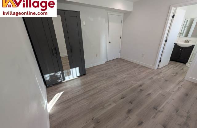 Private Bedroom w Personal Bathroom & Shower, shared student-oriented space **PET-FRIENDLY FLOOR** Gallery 3