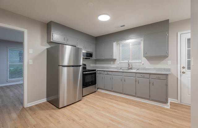 3339 Pinewood Ave photos photos