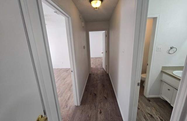 2005 S Loop 289 Gallery 4