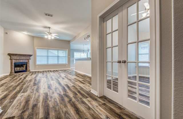 1357 Castlegar Lane Gallery 3