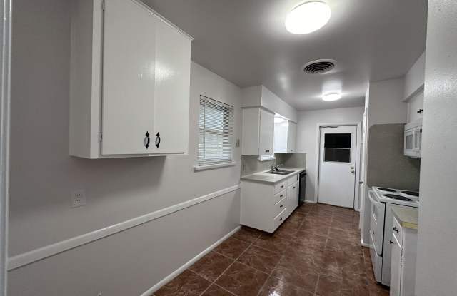 4926 Calvin Drive Gallery 4