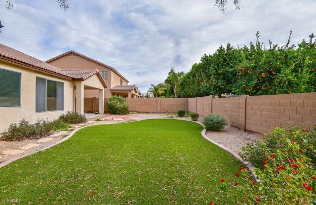 5921 W CHARLOTTE Drive Gallery 2