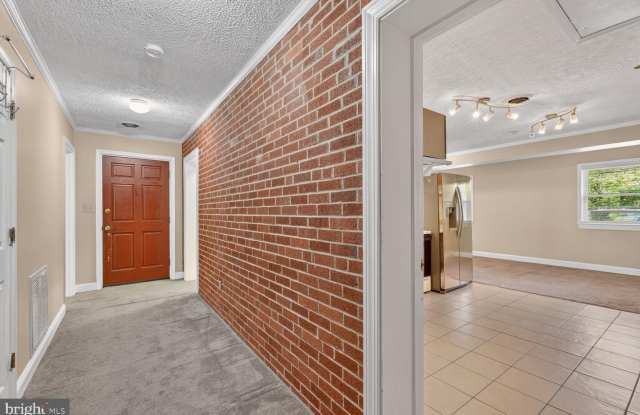 6013 NEILWOOD DR Gallery 3