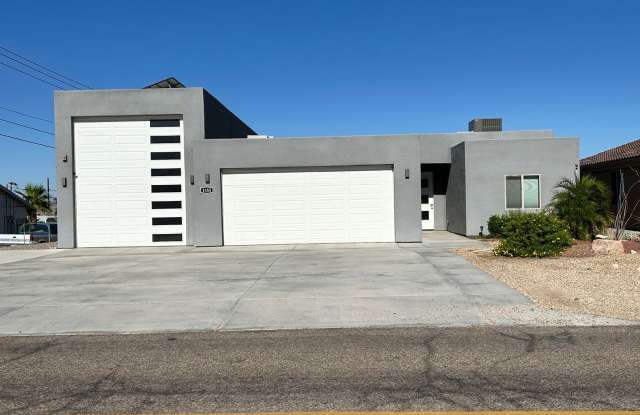 RV Garage Unfurnished Home photos photos