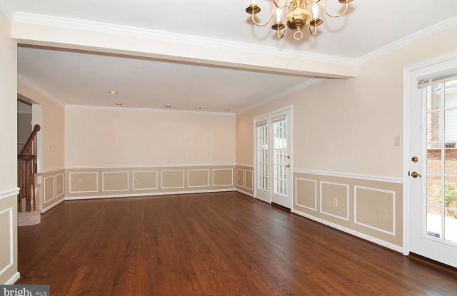 10829 BREWER HOUSE RD Gallery 4
