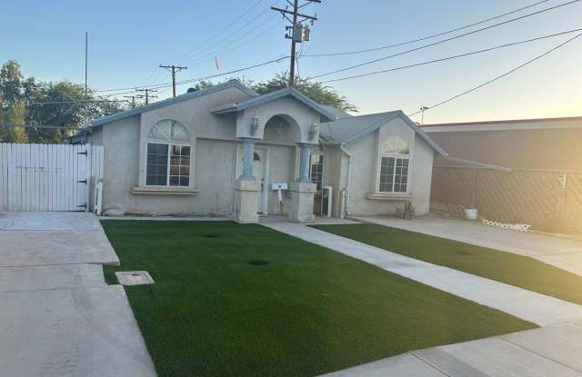 Remodeled 4 bedrooms 2 baths house in Imperial Gallery 3