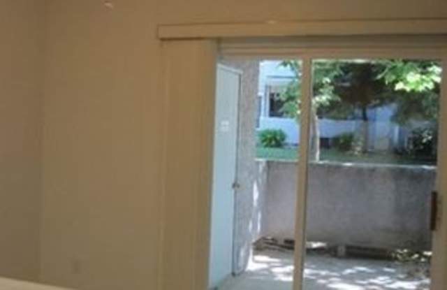 Downstairs two bedroom condo in gated community with attchd garage Gallery 3