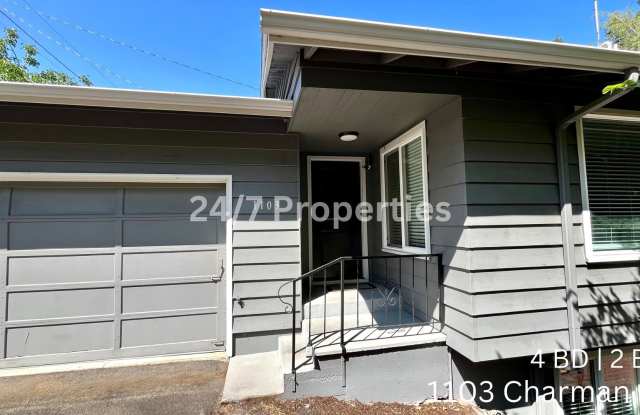 Spacious 4BD I 2BA Home w/ Separate Living Spaces - Oregon City photos photos