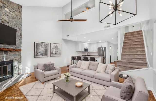 Comfortable Living Minutes from Downtown Charleston photos photos